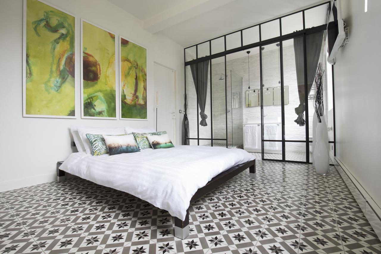 Romantic Artist Room Montmartre Bed & Breakfast Париж Экстерьер фото